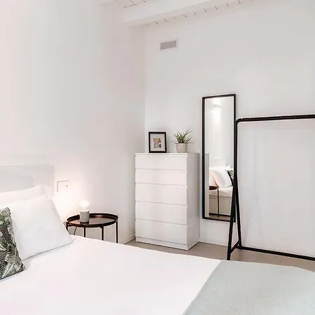 By Quokka 360 - Close To The And Train Station * Como