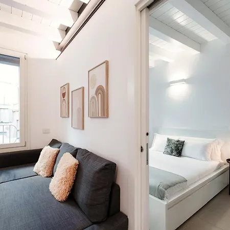 By Quokka 360 - Close To The And Train Station Como