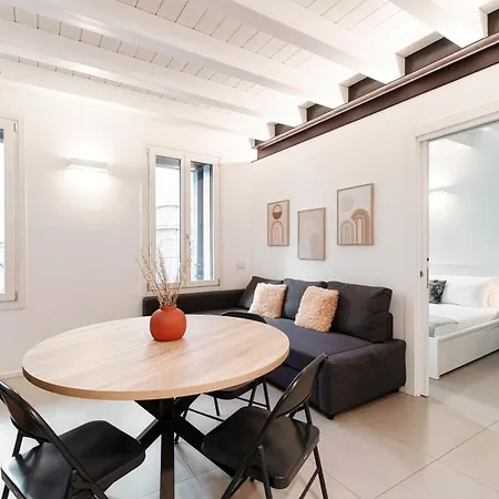 By Quokka 360 - Close To The And Train Station