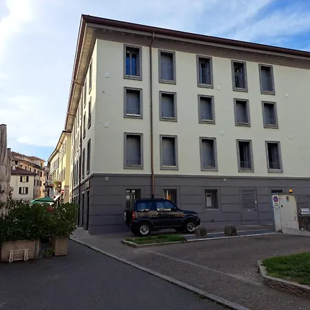 By Quokka 360 - Close To The And Train Station Como